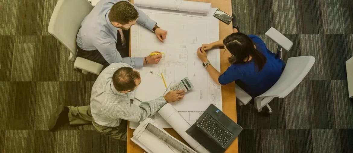PERCEBE A DIFERENÇA ENTRE DELEGAR E ABDICAR?